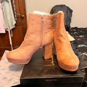 Lulu’s camel boots
